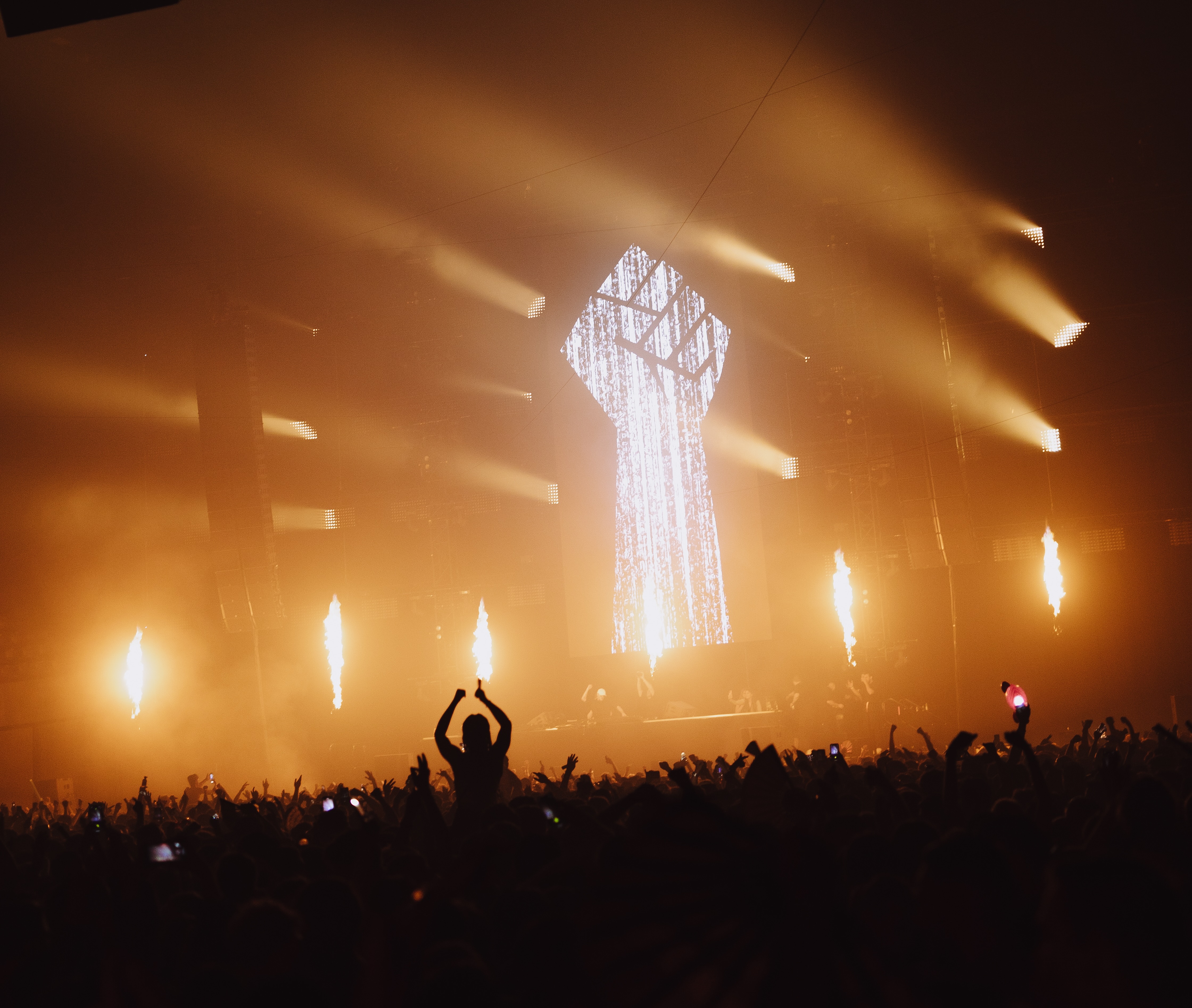 Rotterdam Rave fist